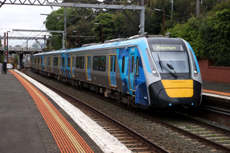 HCMT_train-768x512